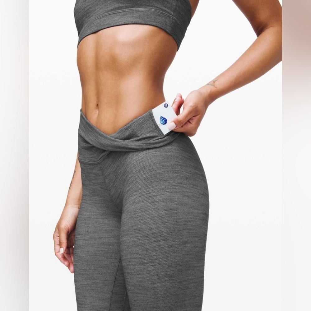 Lululemon Align Pant II 25" in Mini Heathered Herringbone- ✨FLAWED✨ - Picture 4 of 9